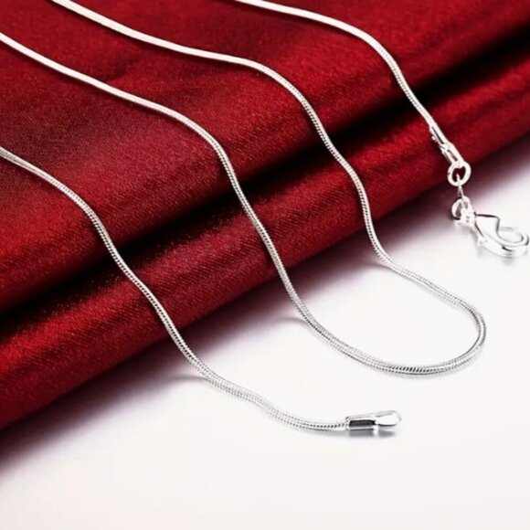 Hildie & Jo Pink Ribbon Fashion Charm Cancer Ribbon Charm & Chain Necklace - Picture 4 of 4